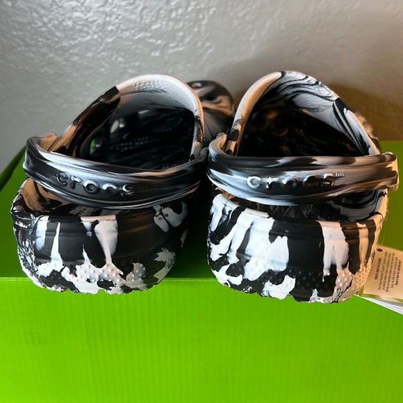 NWT Crocs Classic Marbled Clog size size m8/w10 - Picture 5 of 7